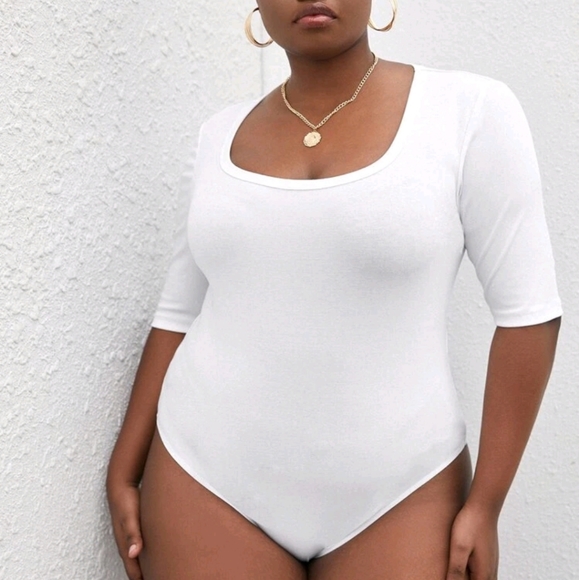 Tops - Scoop Neck Half Sleeve Bodysuit